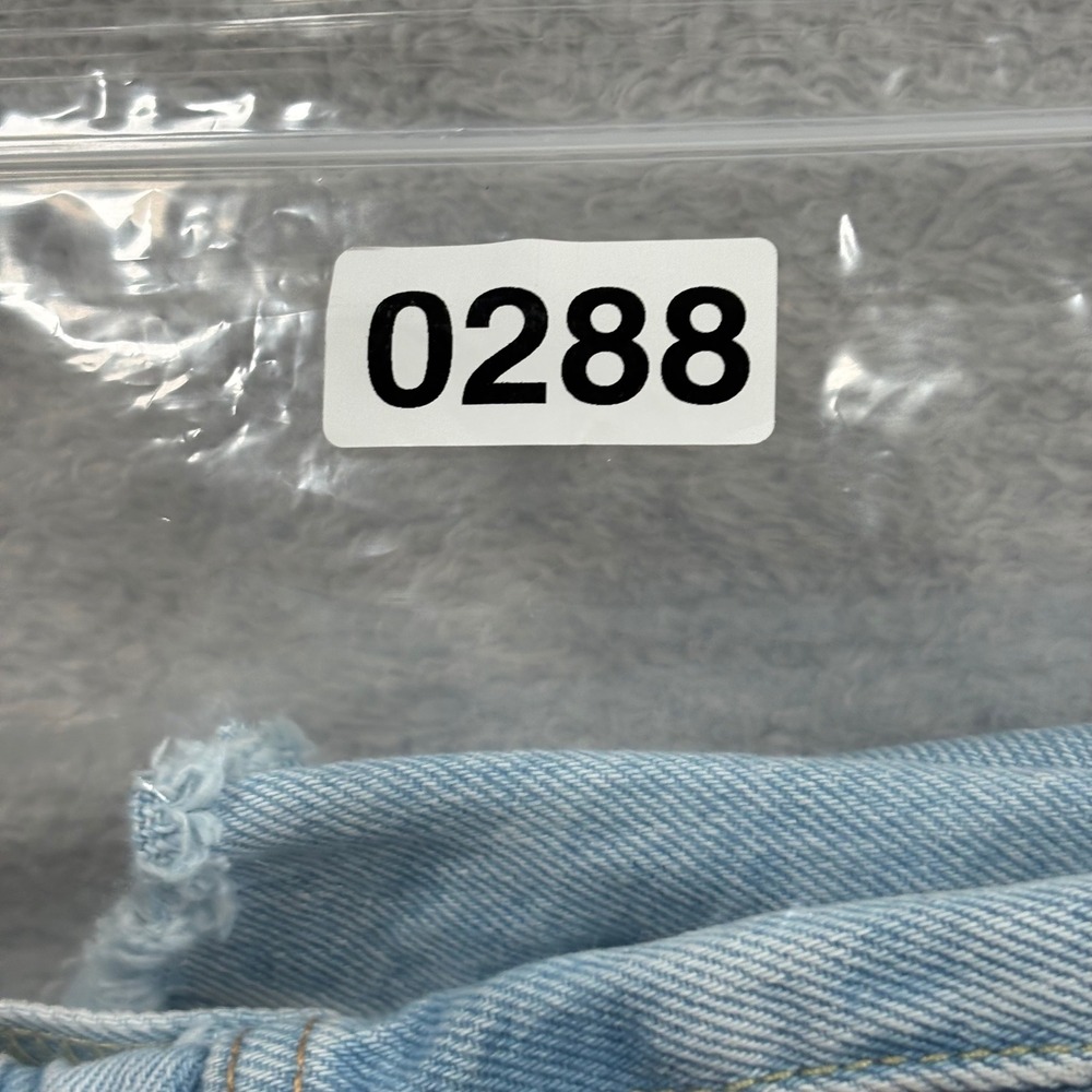 Levis 501 Original High Rise Distressed Denim Shorts Light Wash W32 Cut Off - Picture 8 of 8